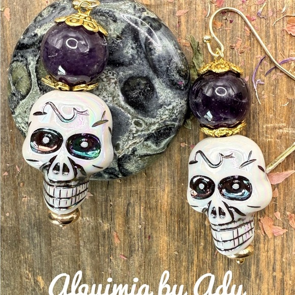 Ceramic skull and amethyst wimsigoth vintage earrings - Picture 2 of 3